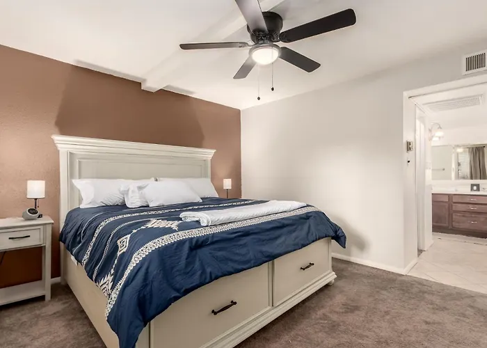 Holiday home Modernized 2br W Pool Access Near Old Town