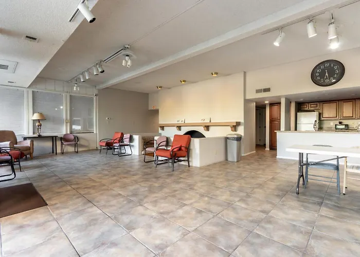 Holiday home Modernized 2br W Pool Access Near Old Town *