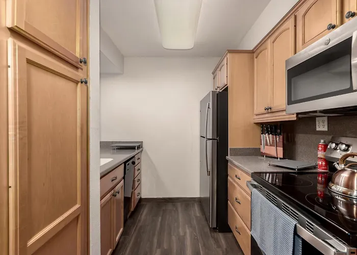 Holiday home Modernized 2br W Pool Access Near Old Town *